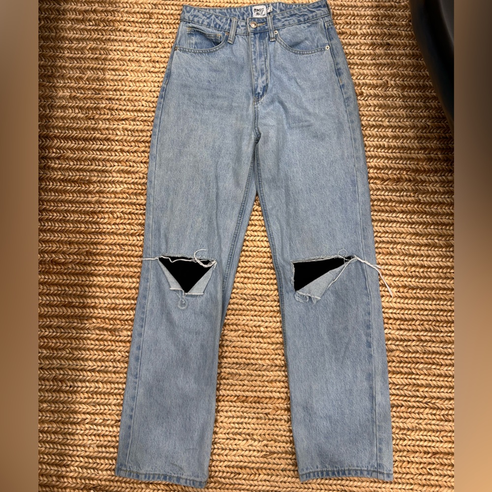 Princess Polly Light wash distressed jean